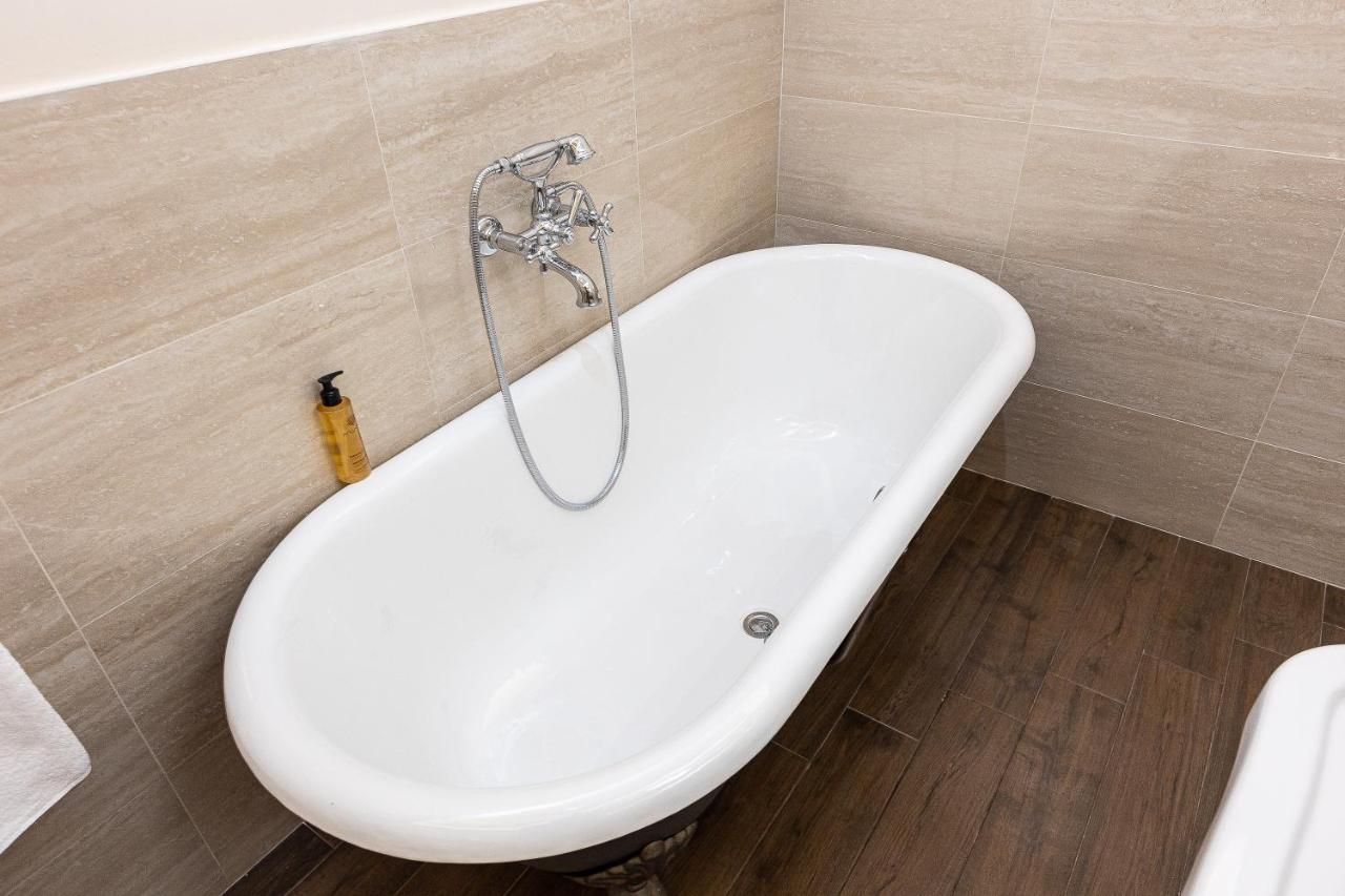 Spa Apartment Via Barberini Rzym Zewnętrze zdjęcie